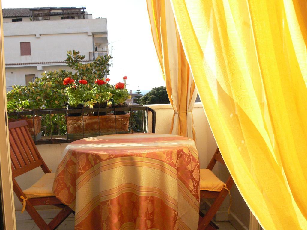 Proserpina Tropea Kültér fotó